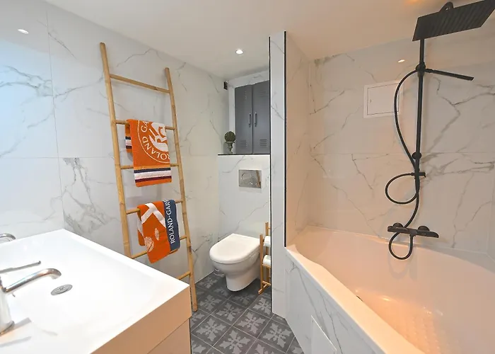 Duplex 6 Clim Wifi Sauna * كان